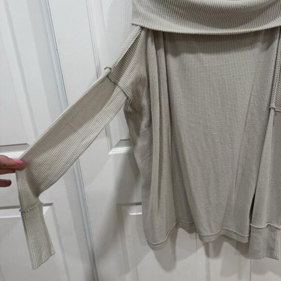 We The Free‎ Sweater Women's Size M Gray Back Slit Cowl Neck Ribbed Long Sleeve - Picture 5 of 10